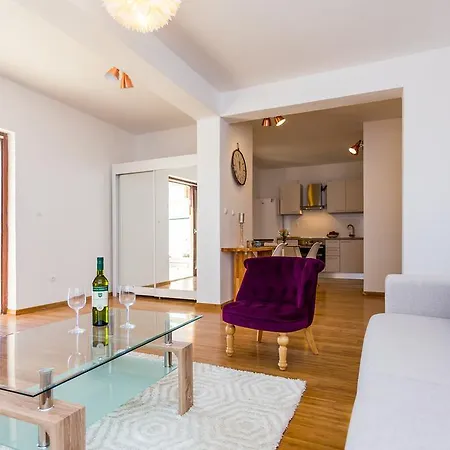 Apartment Luka *