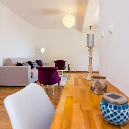 Luka Apartment